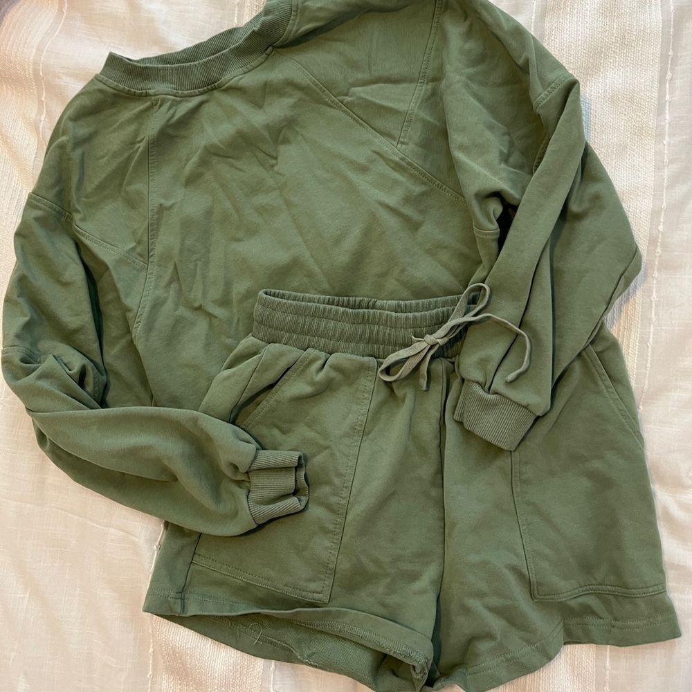 Green short sweat set